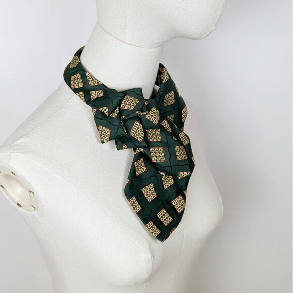 Ogsplosh Women's Fall Vintage Green and Cream Ascot Tie - Picture 3 of 8
